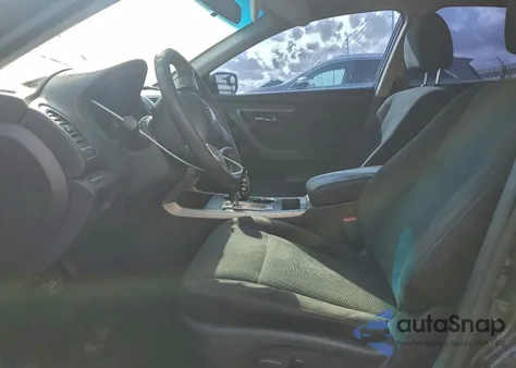 2015 Nissan Altima 2.5 из США, поврежденный, VIN 1N4AL3AP6FC197049